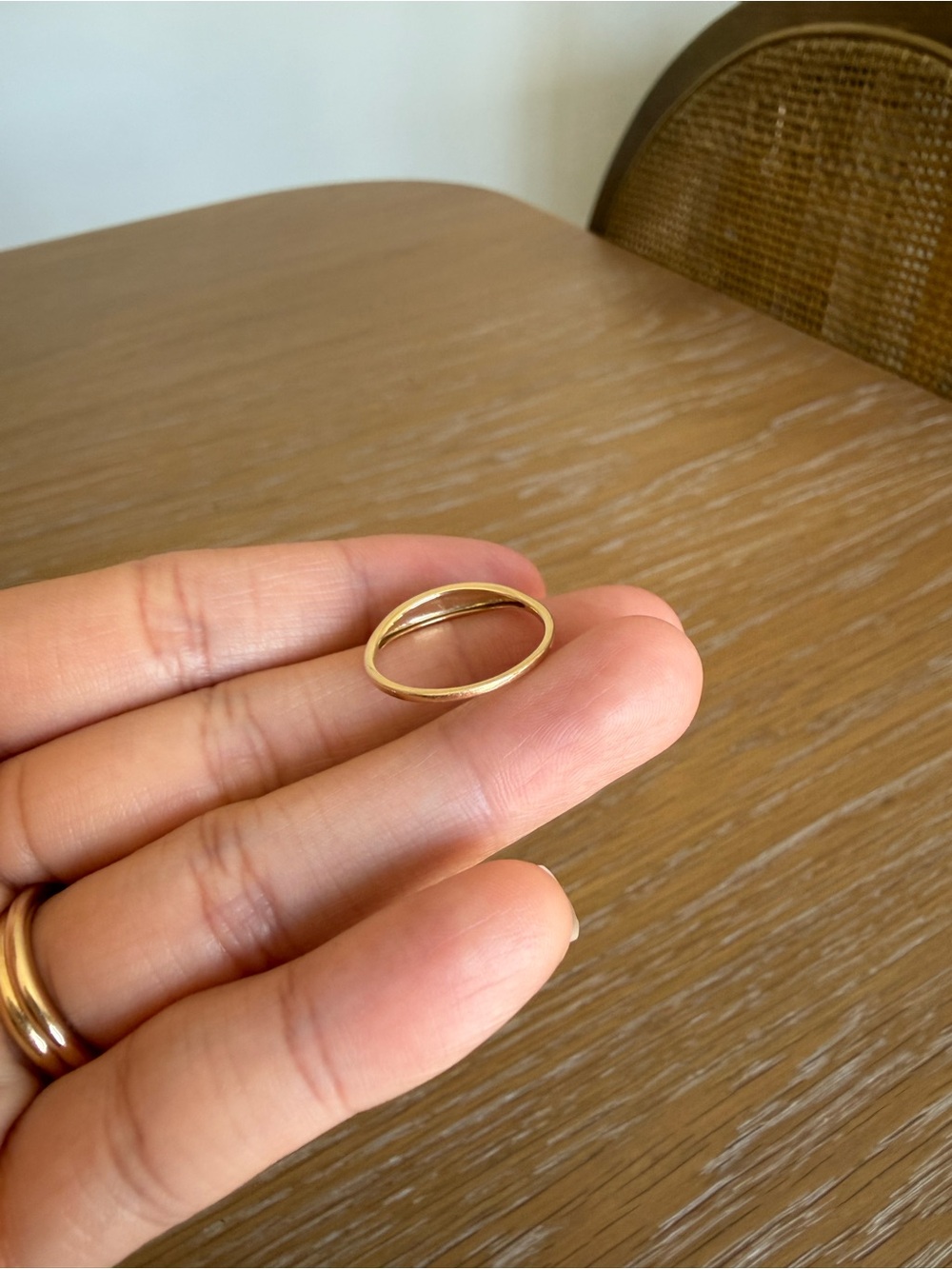 Mejuri Slim Signet 14K Gold Ring - Picture 6 of 9